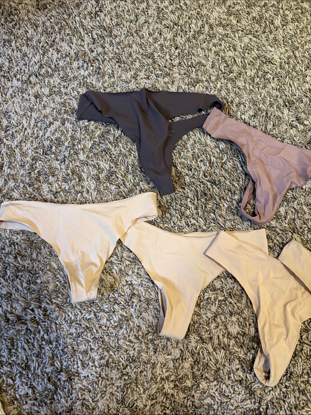 ALO Yoga Airbrush Invisible Thongs Sz XXS new set of 10 - Picture 5 of 9